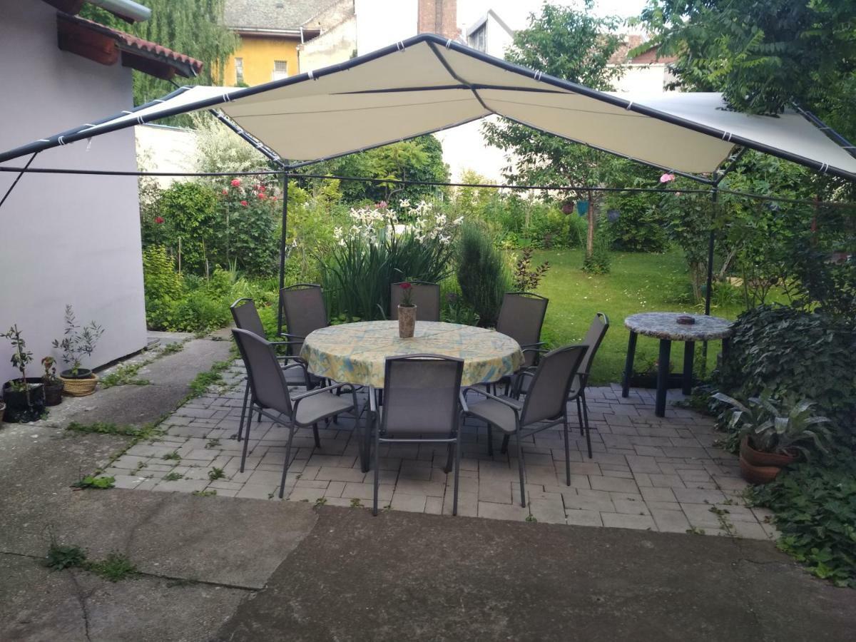Apartman Lux Seghedin Exterior foto